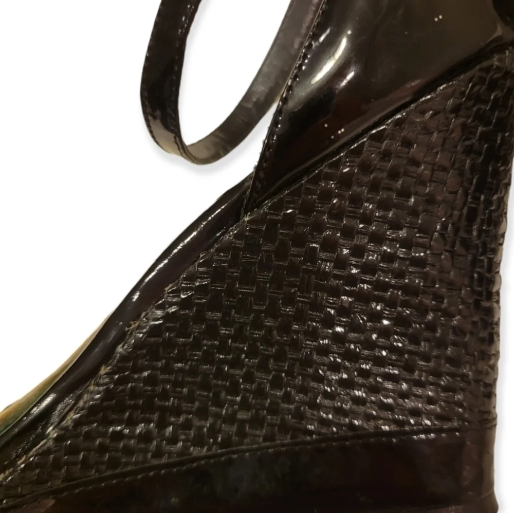 WHBM Wedge Sandals Size‎ 8M